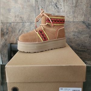 Ugg plataform boots